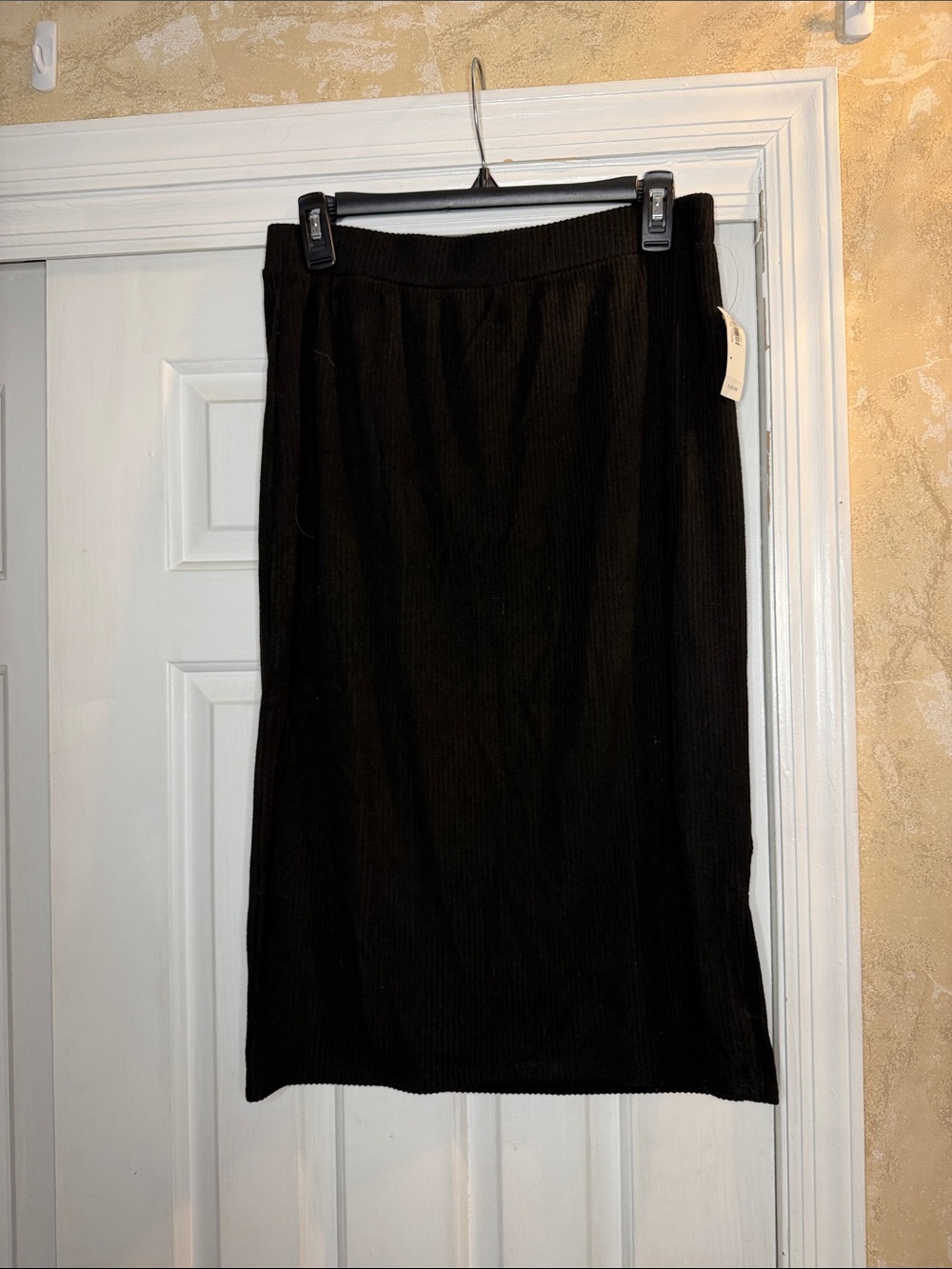 Old Navy Classic Black Ribbed Knit Skirt - Women's